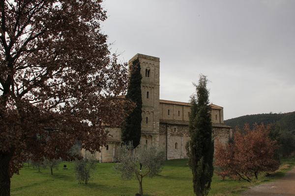la abadía de st. antimo en un viaje a la toscana la abadía de st. antimo en un viaje a la toscana