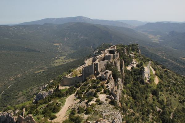 castillo peyrepertuse en un viaje por los castillos cataros