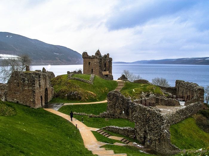 Castillo Urquhart en el Lago Ness