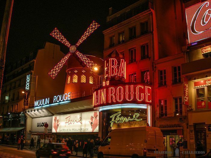 Cena en el Moulin Rouge, una de las experiencias gastronómicas e París
