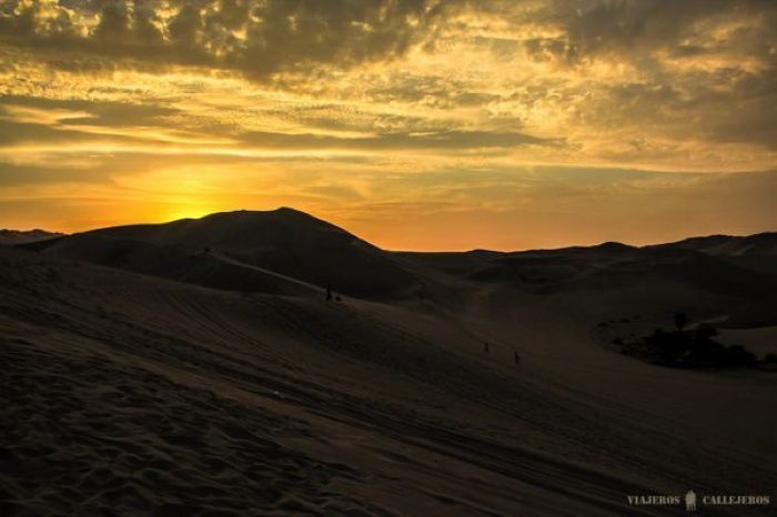 Atardecer sobre las dunas de Huacachina