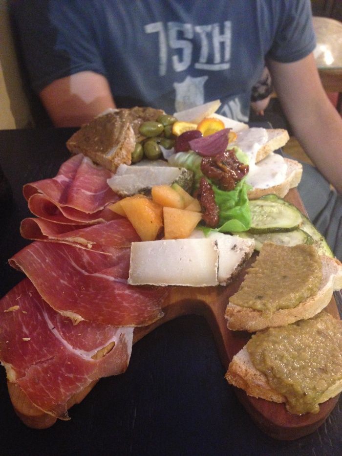 Cenando en la Prosciuteria en Florencia