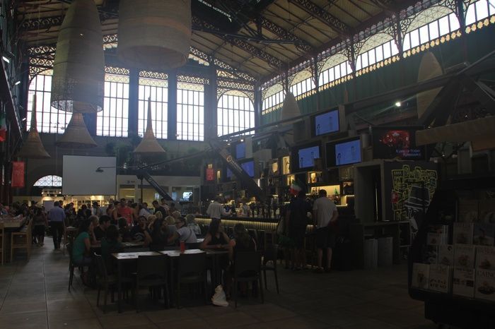 Interior del Mercado Central, en la zona de restaurantes
