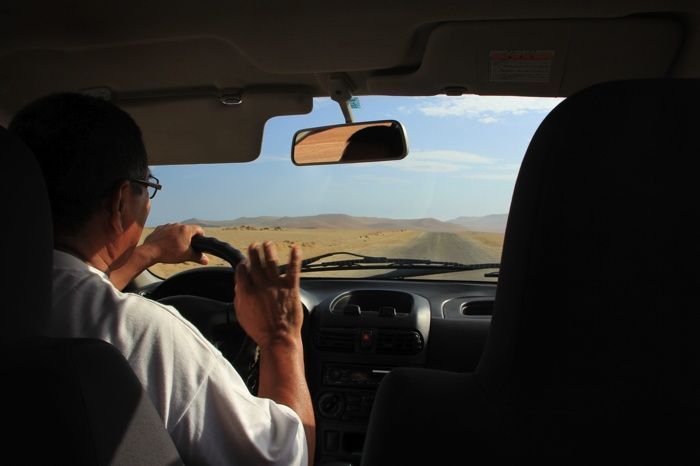 En coche con Ricardo por la Reserva de Paracas
