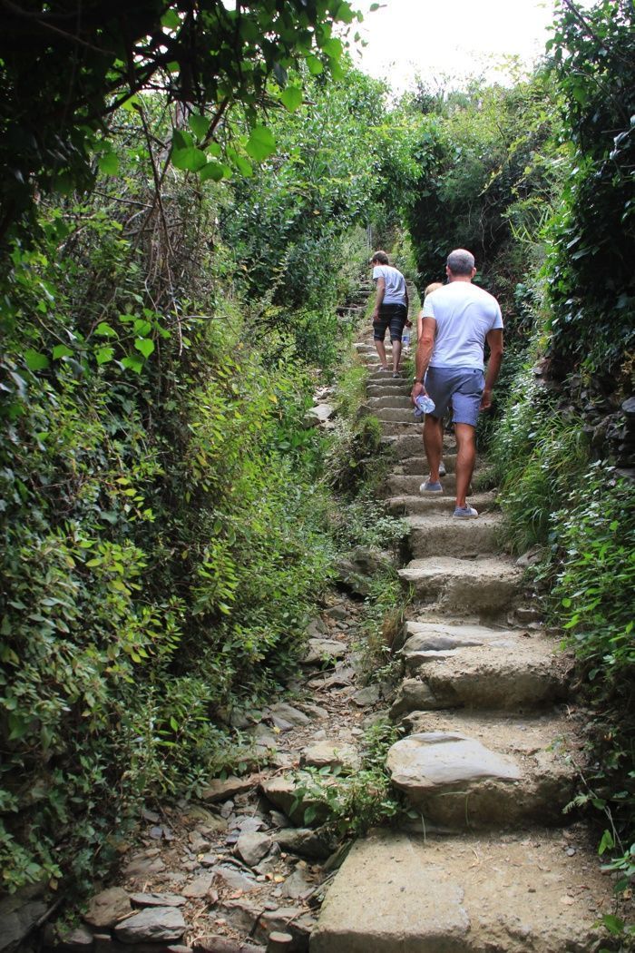 Escaleras en el sendero de Monterosso a Vernazza