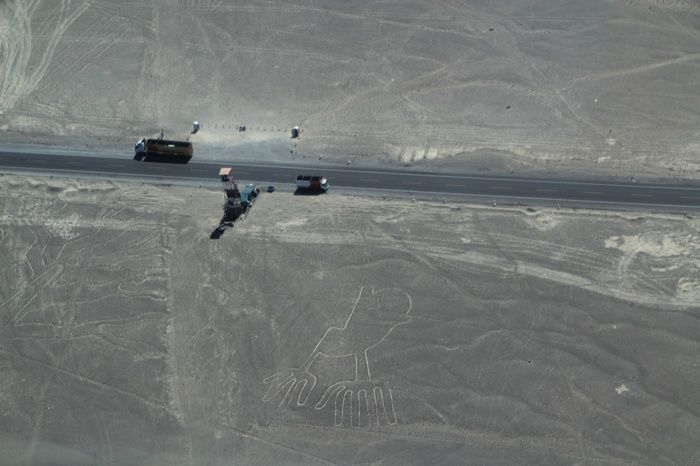Vistas de la Panamericana mientras sobrevolamos las Líneas de Nazca