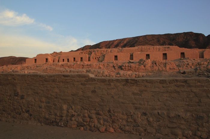 Paredones en Nazca