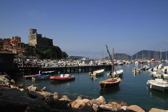 Vistas de Lerici en el Golfo de los Poetas
