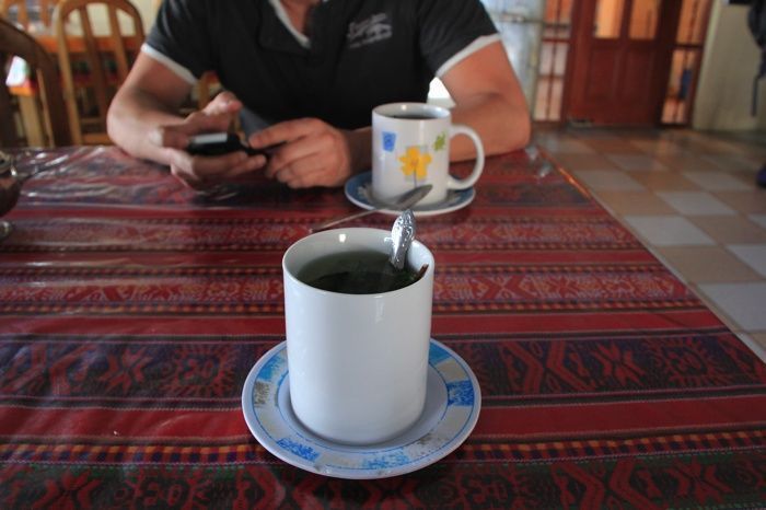 Mate triple en un restaurante camino de Colca