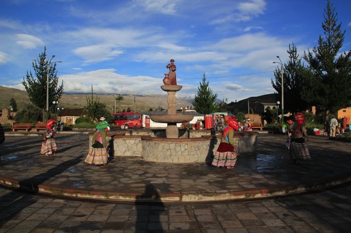 Bailes típicos en Yanque