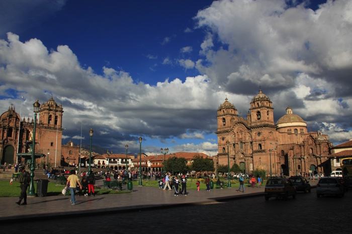 Visitar la Plaza de Armas en Cuzco, uno de los consejos para viajar a Perú