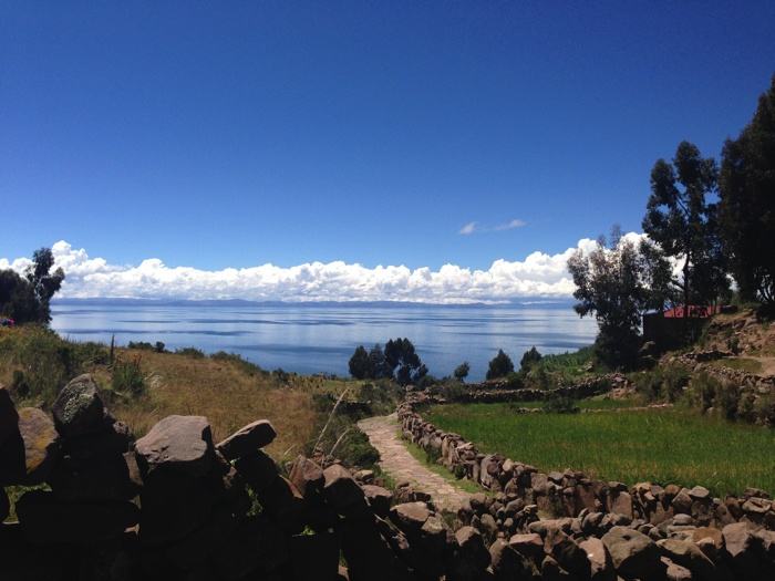 Ascendiendo por la isla de Taquile