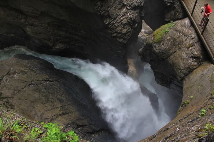 Perspectiva de la cascada Trümmelbachfälle