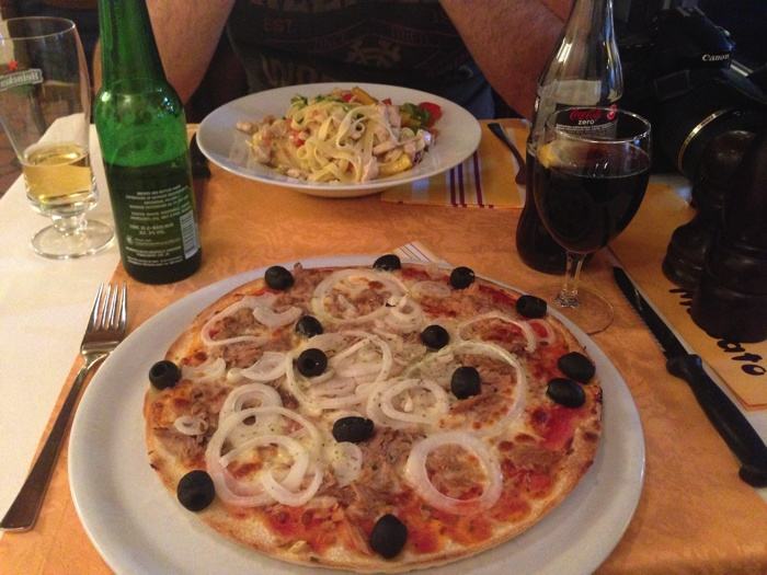 Cenando en Interlaken