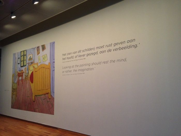 Detalles del interior del Museo Van Gogh