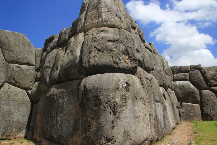 Muros de Saqsaywaman