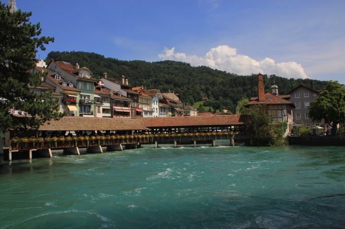 Puente en la ciudad de Thun