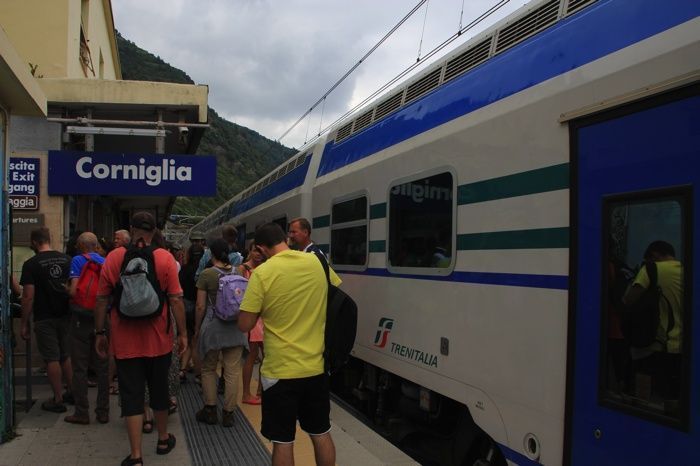 Tren de Monterosso a Corniglia