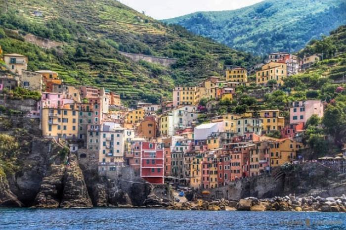 Vistas de Riomaggiore desde el mar