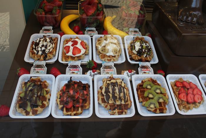Gofres, uno de los platos que no puedes perderte en los restaurantes en Brujas