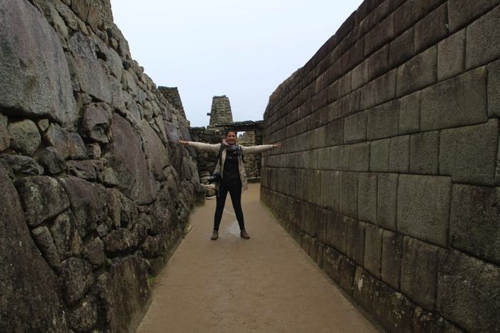 Entre las construcciones de Machu Picchu