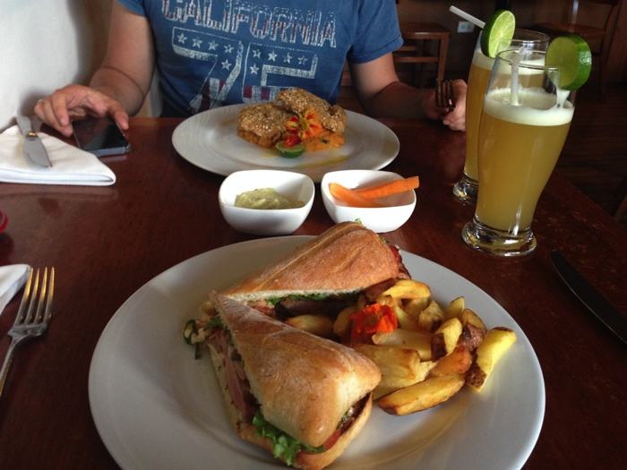Comiendo en Cuzco en el Greens Organic