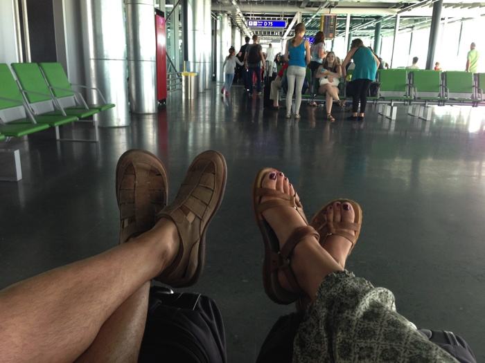 En el aeropuerto de Ginebra esperando que salga nuestro vuelo