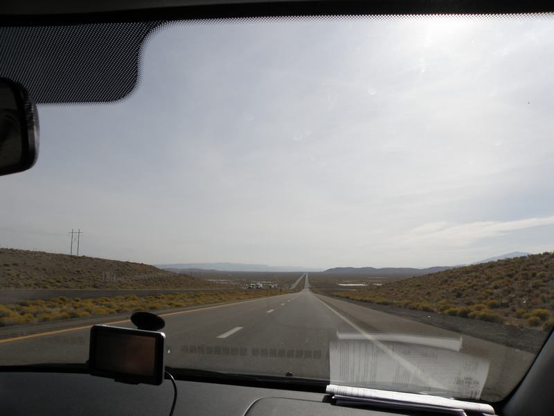 Camino al hotel Lazy Motel cerca de Yellowstone