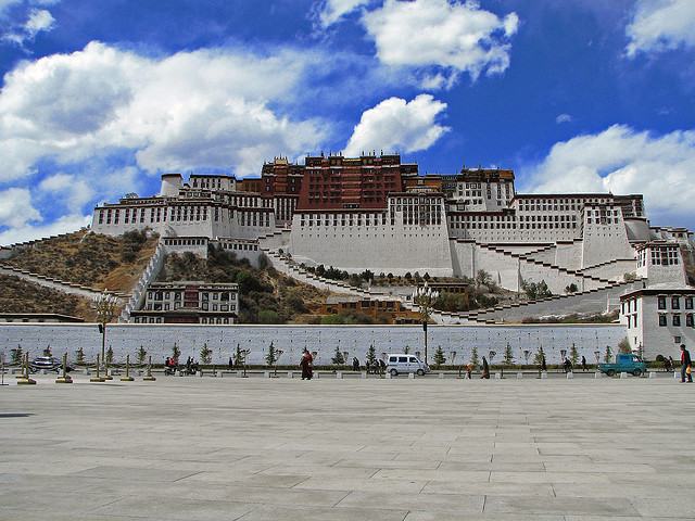 Palacio del Potala, Tíbet. Photo credit: mckaysavage / iWoman / CC BY
