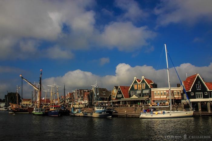Puerto de Volendam desde el ferry a Marken
