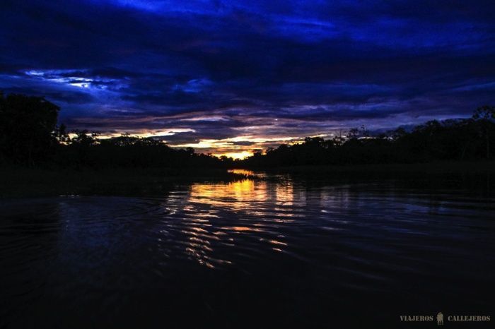 Atardecer en el Amazonas peruano