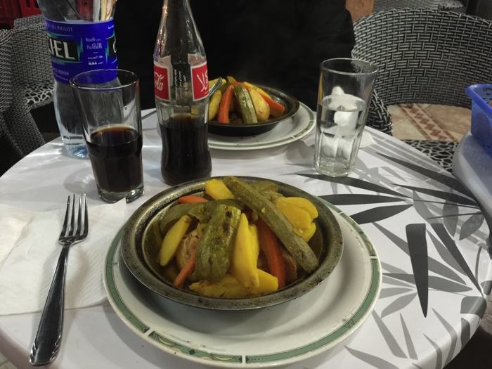 Cenando tajine en Meknès