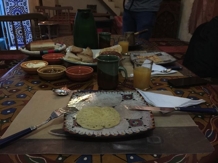 Desayunando en Meknès