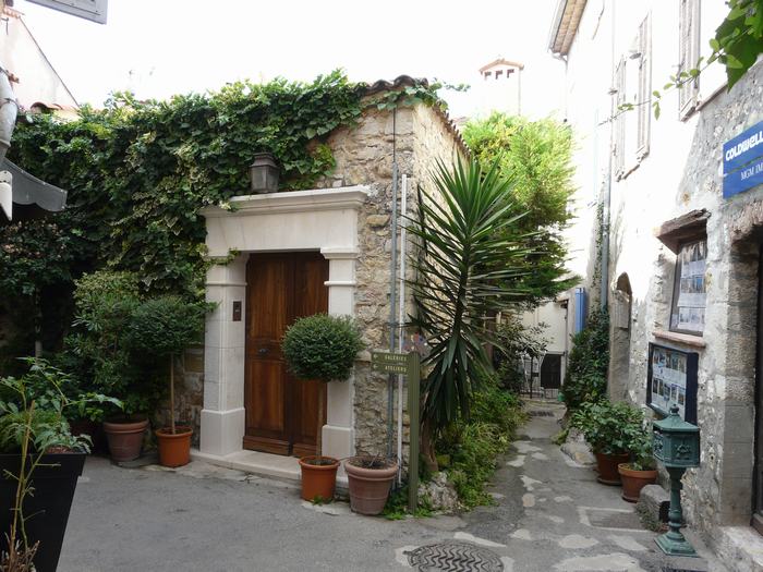 Mougins