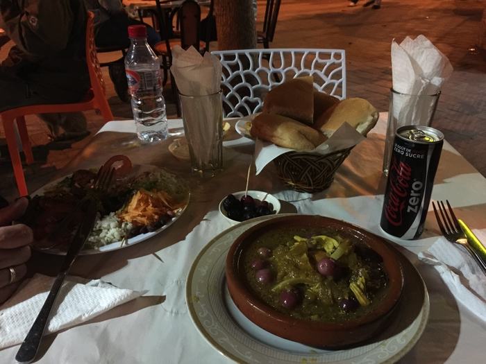 Cenando en Fez. Tajine de pollo al limón