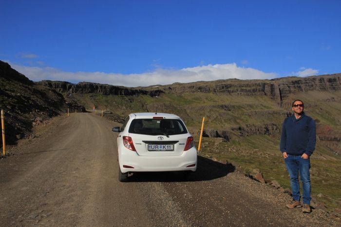 Parada en una de las carreteras de los Fiordos orientales de Islandia