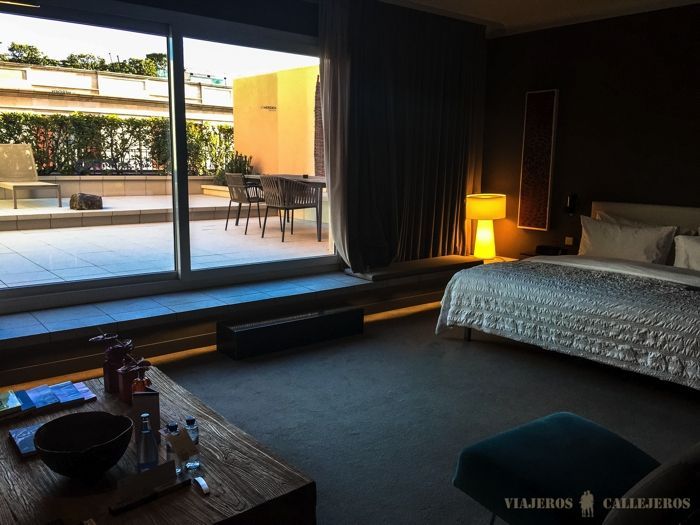 Amanece en Barcelona en la Suite Mediterráneo