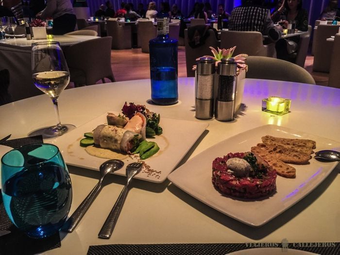 Cena en The Wave