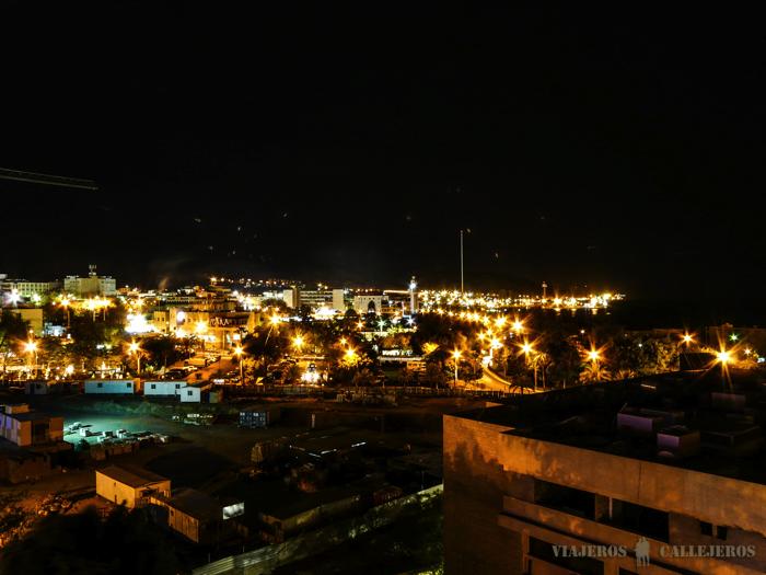 Llega la noche a Aqaba