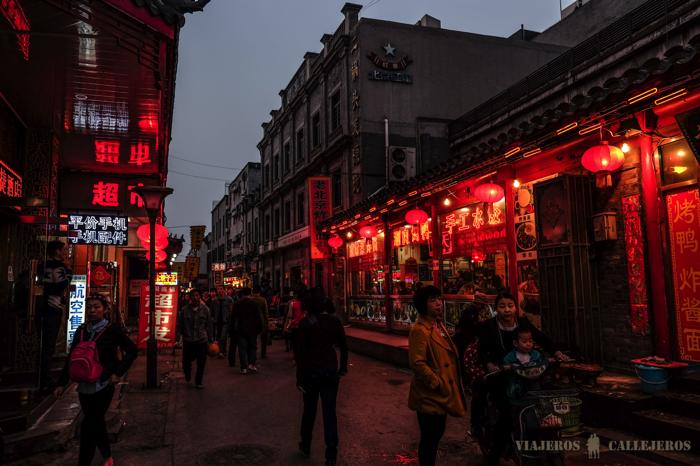 Calles de Qianmen al caer el sol