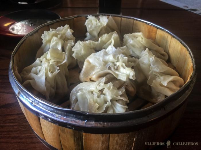 Comiendo dumplings típicos de Datong