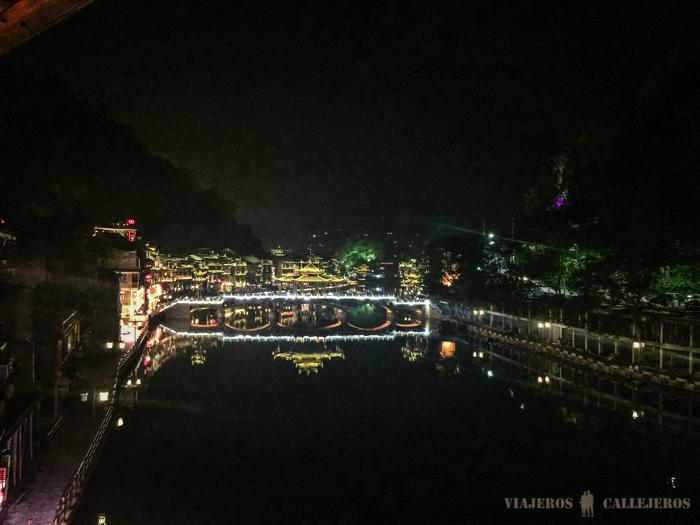 Noche en Fenghuang. Vistas desde nuestra habitación
