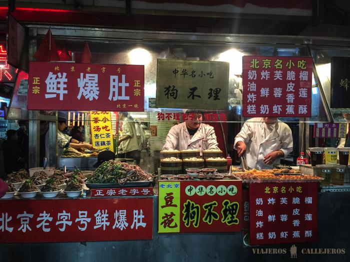 Puestos de comida en Wangfujing