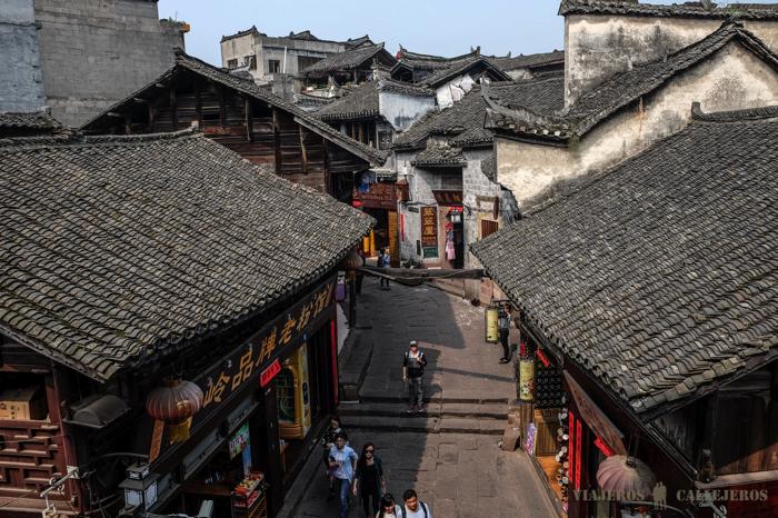 Tejados de Fenghuang desde una de las Puertas de la ciudad