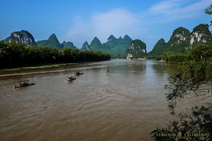 Impresionantes paisajes en el crucero por el río Li