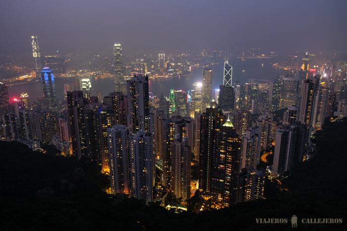 Empieza a anochecer en Victoria Peak desde la Sky Terrace 428