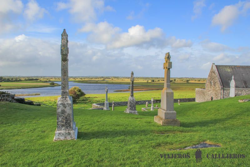 Abadía de Clonmacnoise. 10 lugares increíbles que ver en Irlanda