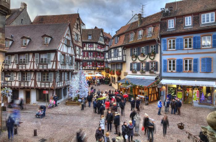 Colmar. Alsacia. Radu Razvan / Shutterstock.com