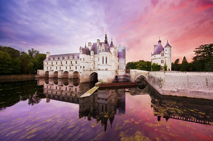 Castillo . Ioan Panaite / Shutterstock.com