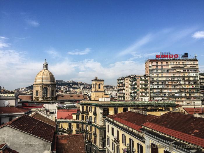 Vistas de Nápoles desde la terraza de la zona alta